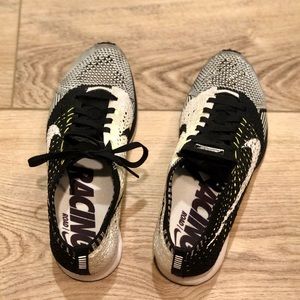 Nike Flyknit Free Run